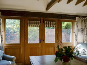 Cornflower Cottage Ukc1897